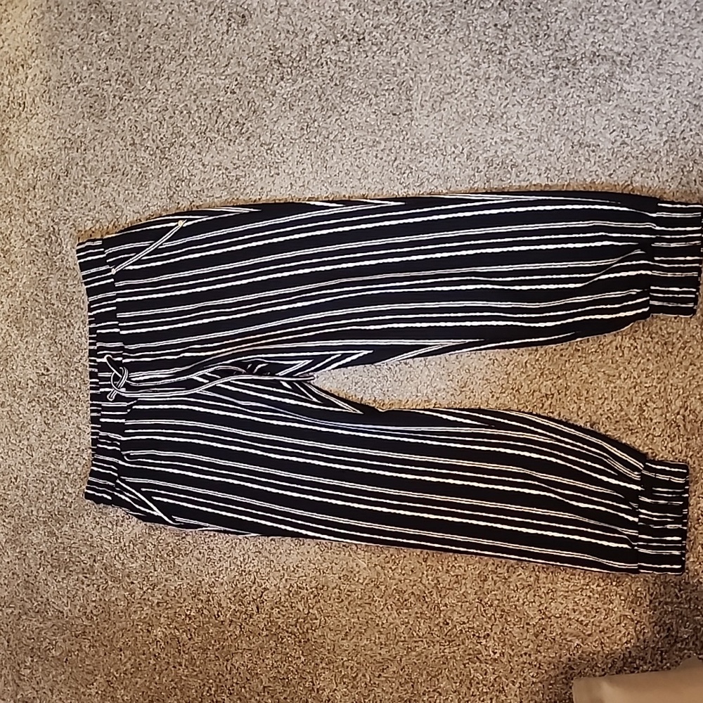 Summer panta with elastic leg bottoms